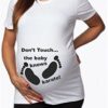 T-shirt-lunga-da-donna-ideale-per-il-premaman-bimbo-che-esce-dalla-zip-idea-regalo-buon-natale-a-tutti-stampa-divertente-by-tshirteria-0-0
